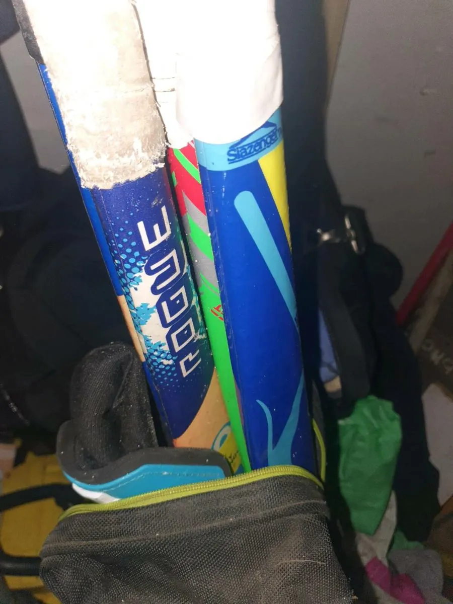 Hockey sticks and bag - Image 3