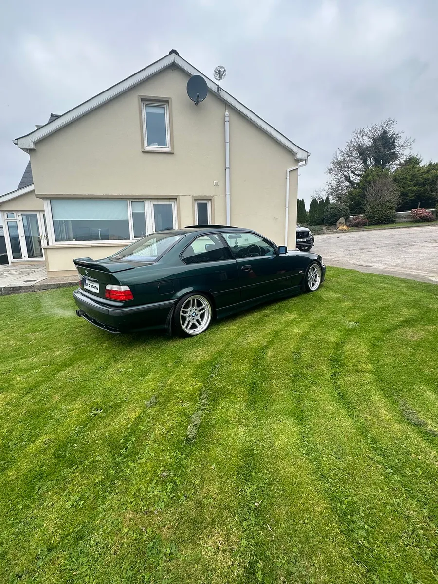BMW e36 - Image 1