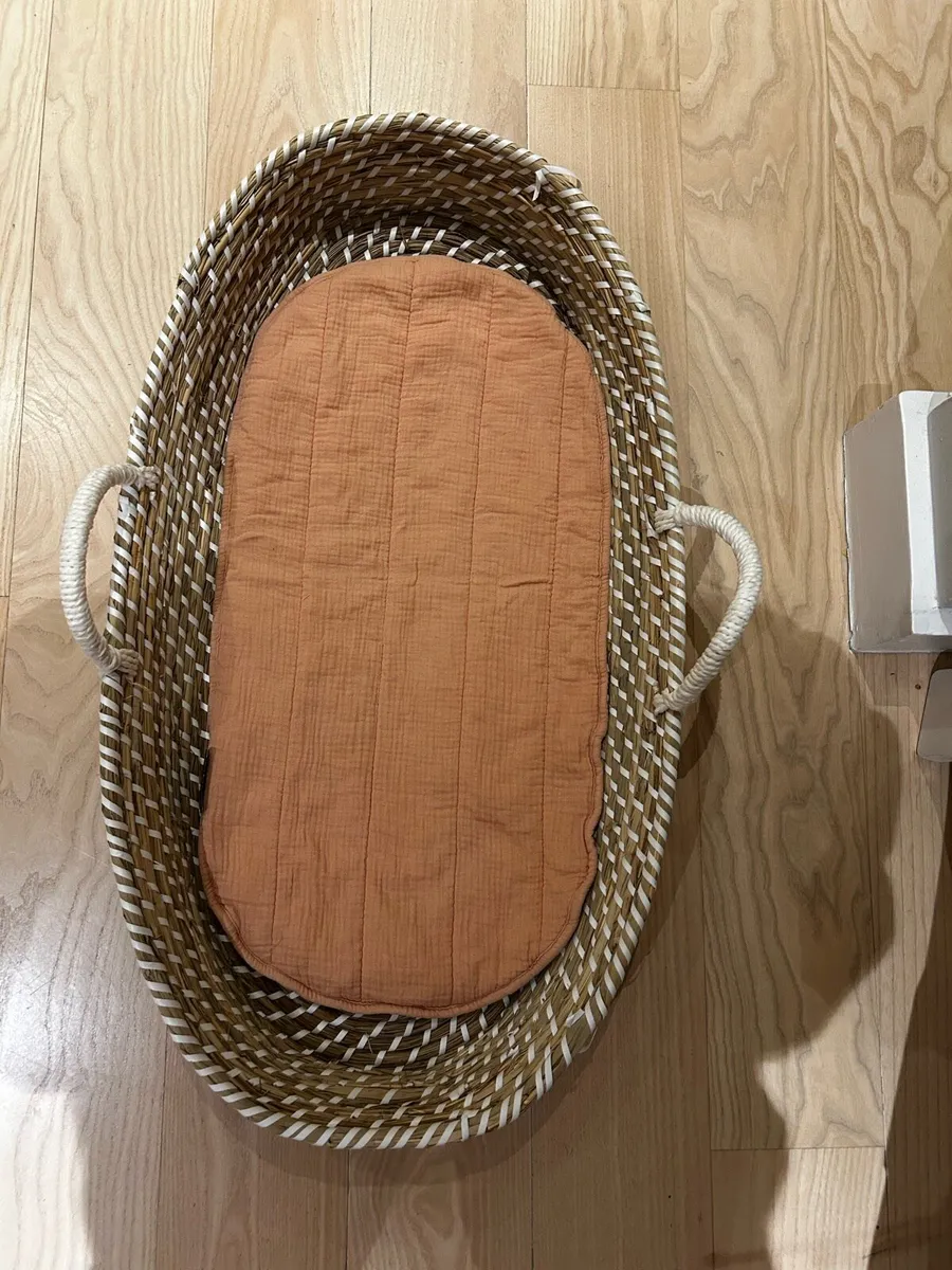 Seagrass Baby Changing Basket - Image 2