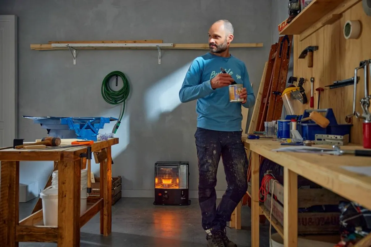 Qlima 2.4kw Radiant Wick Paraffin Heaters R4224S - Image 1