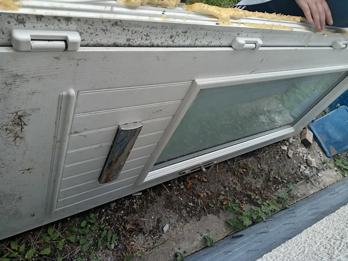 Front door - Image 1