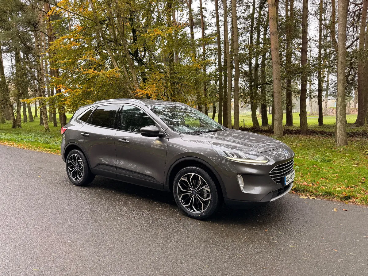 Ford Kuga 2022 Titanium Auto 4X4 - Image 1