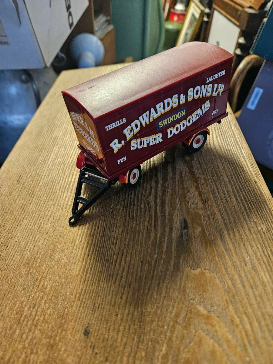 Corgi Circus Fair Ground Showmans Range 1.50