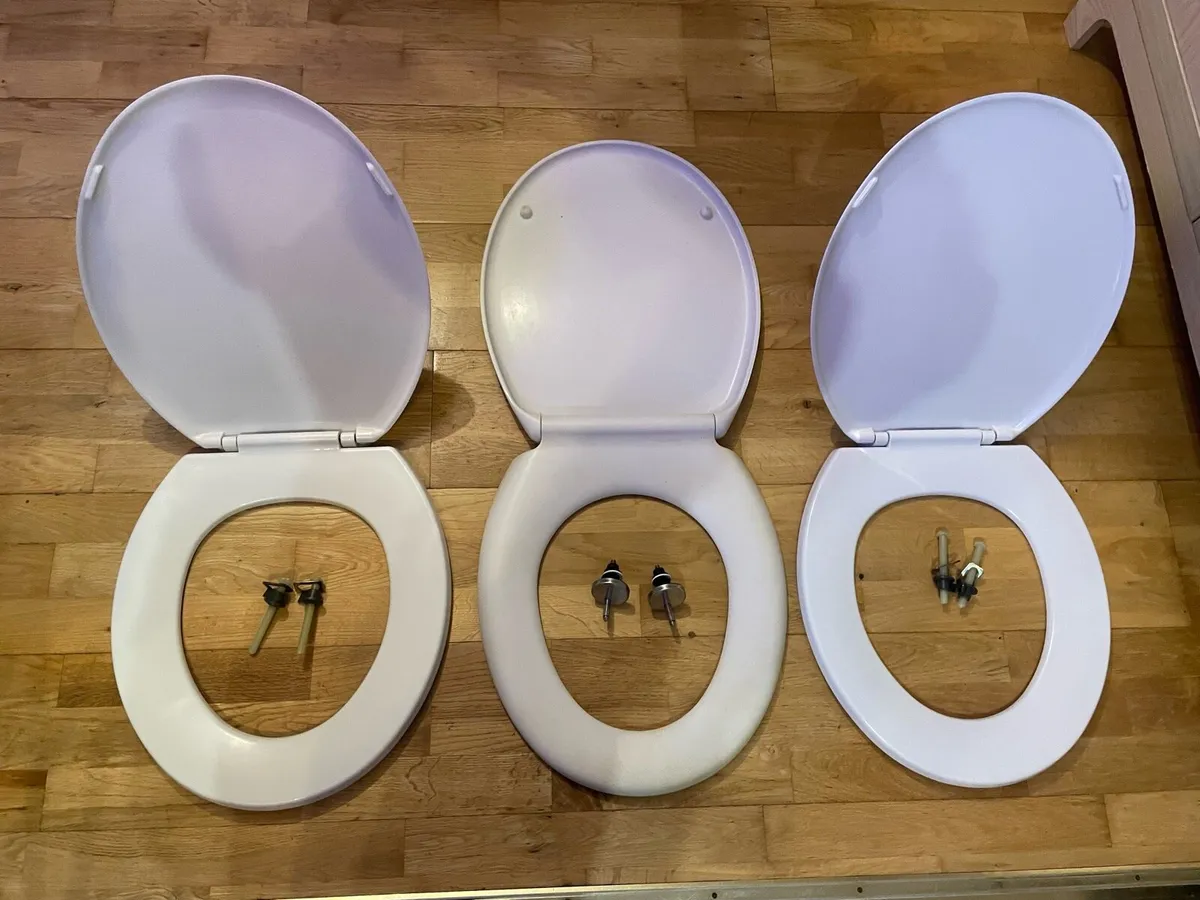 2 Toilet seats - Image 4