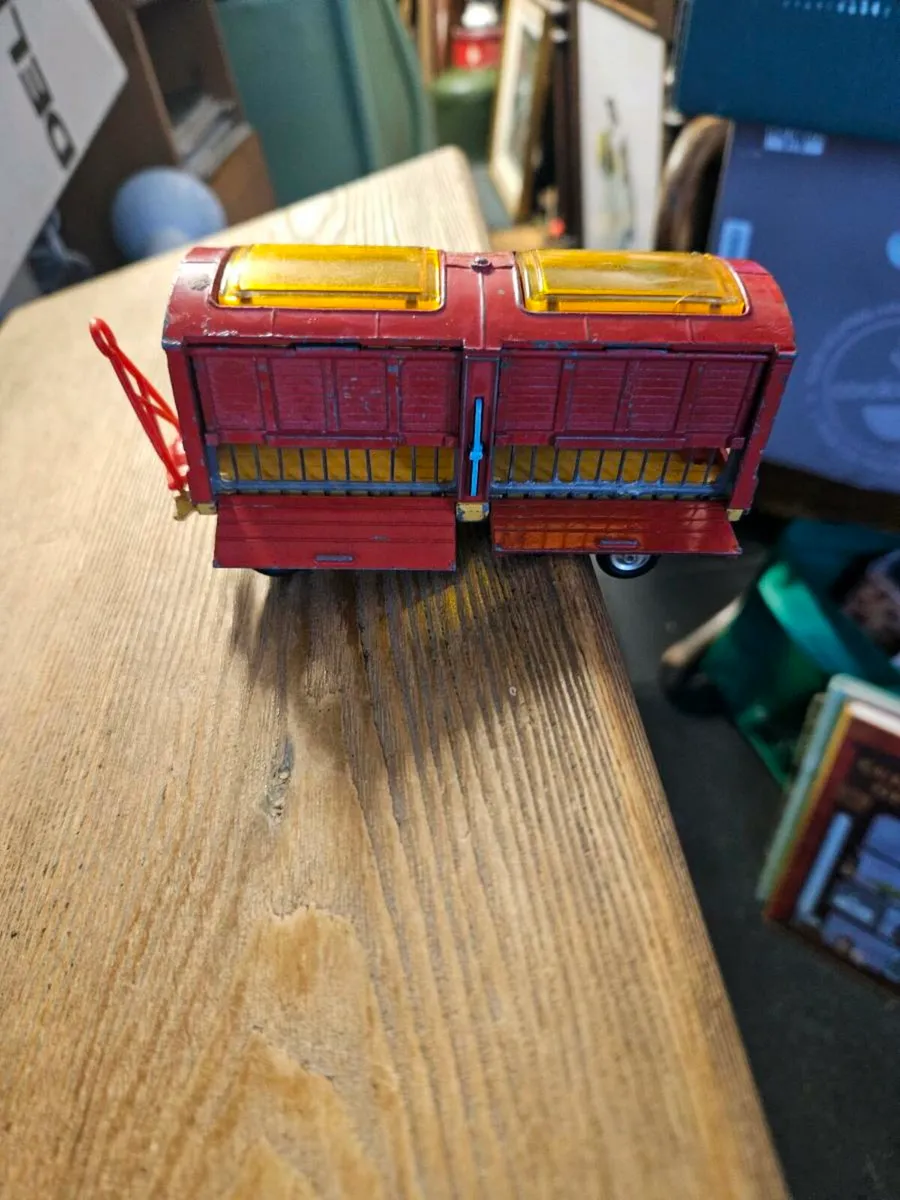 Corgi Chipperfields Circus Trailer - Image 2