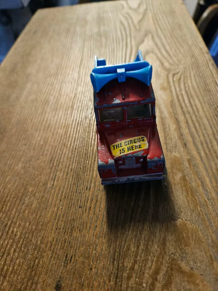 Corgi Chipperfields Circus Landrover - Image 1