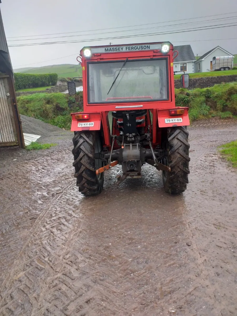 Massey Ferguson 1975 - Image 1