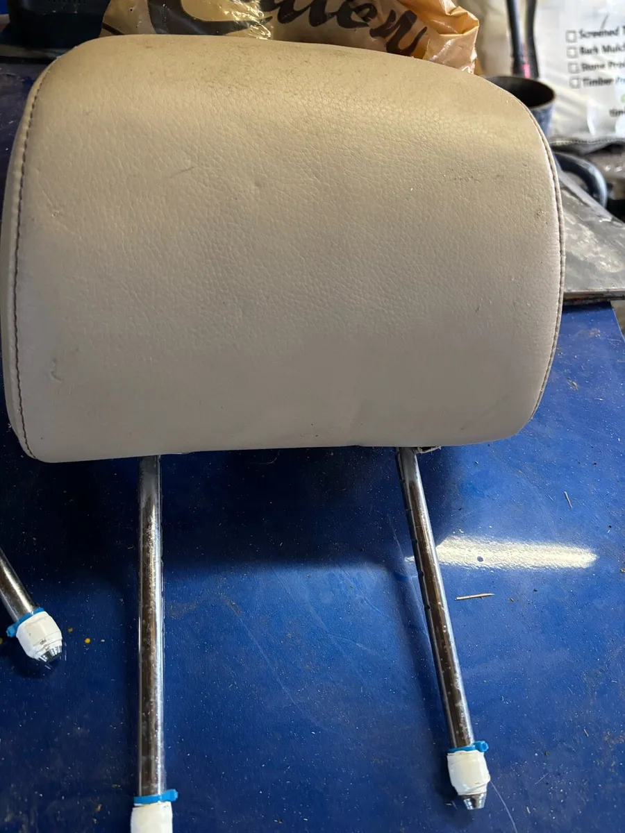 Headrest - Image 2