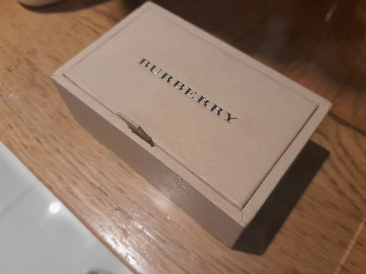 Gents Burberry Cufflinks - Image 1