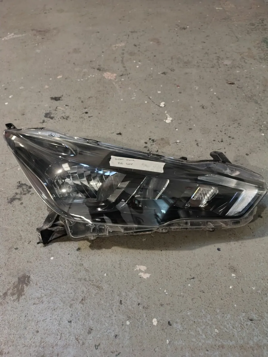 Headlamps nissan - Image 2