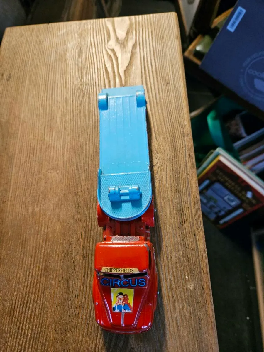 Corgi Lonestar Chipperfields Circus Truck Code3 - Image 2