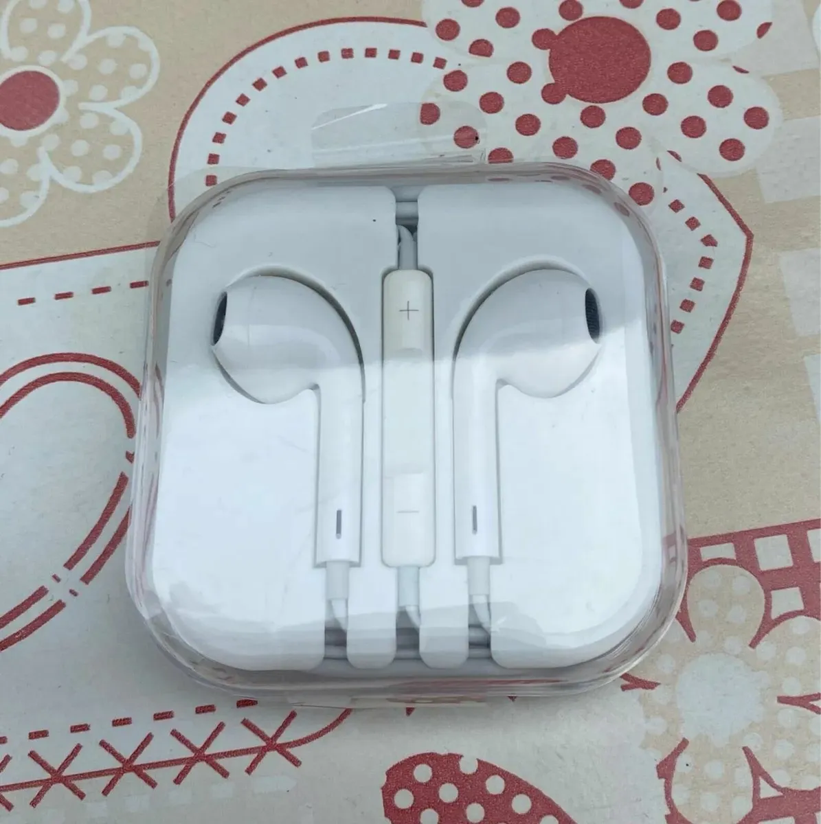 Official Apple Ear buds Brand new in original box - Image 2