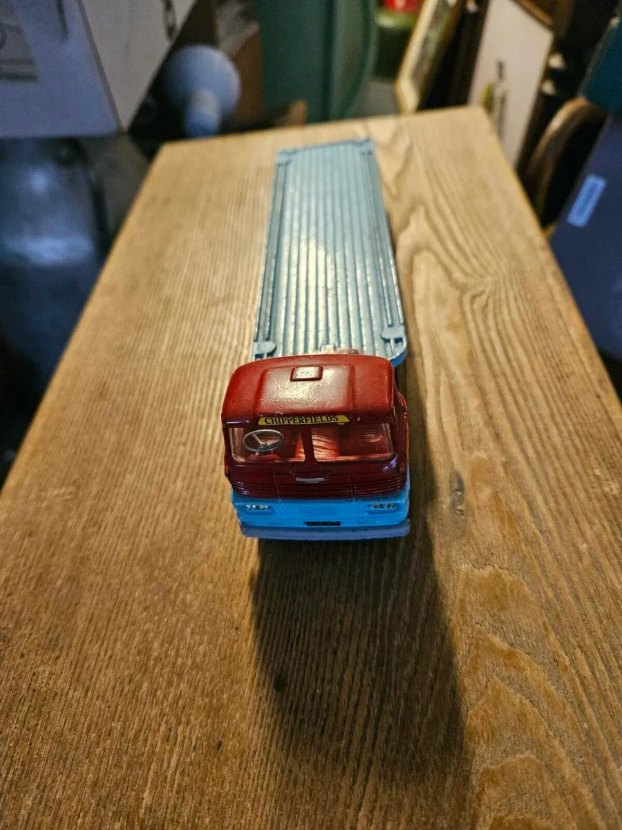 Corgi Chipperfields Circus Truck - Image 1