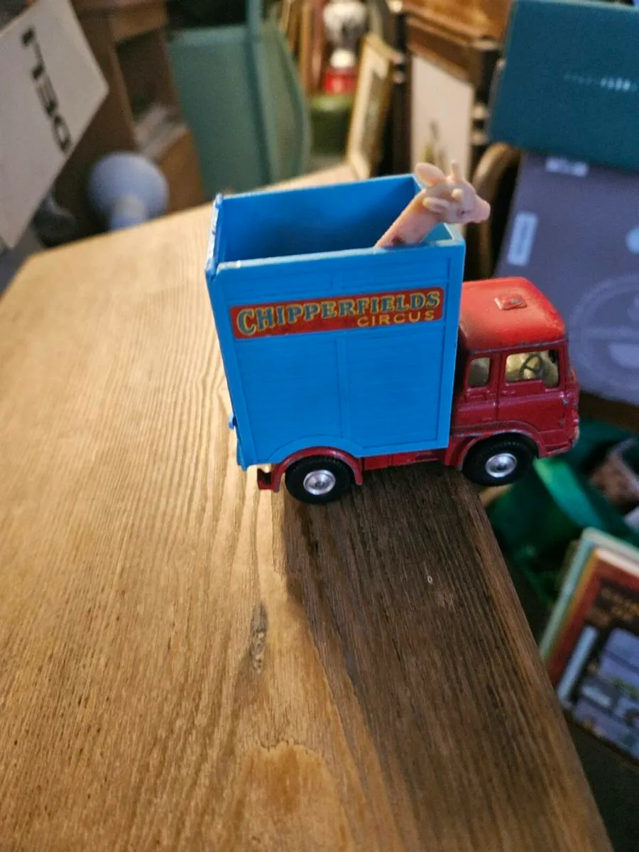 Corgi Chipperfields Circus Truck - Image 3