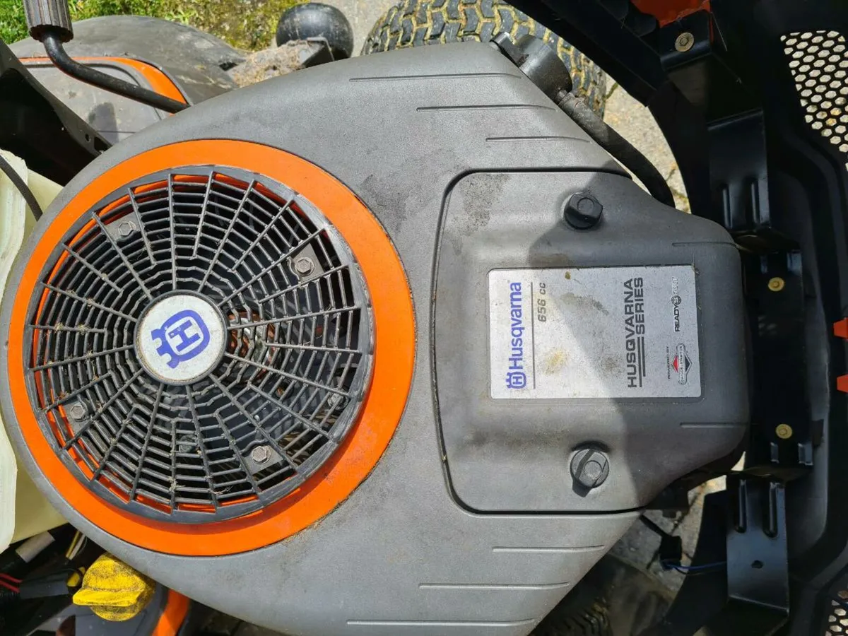 Husvarna TC142 ride on mower - Image 2
