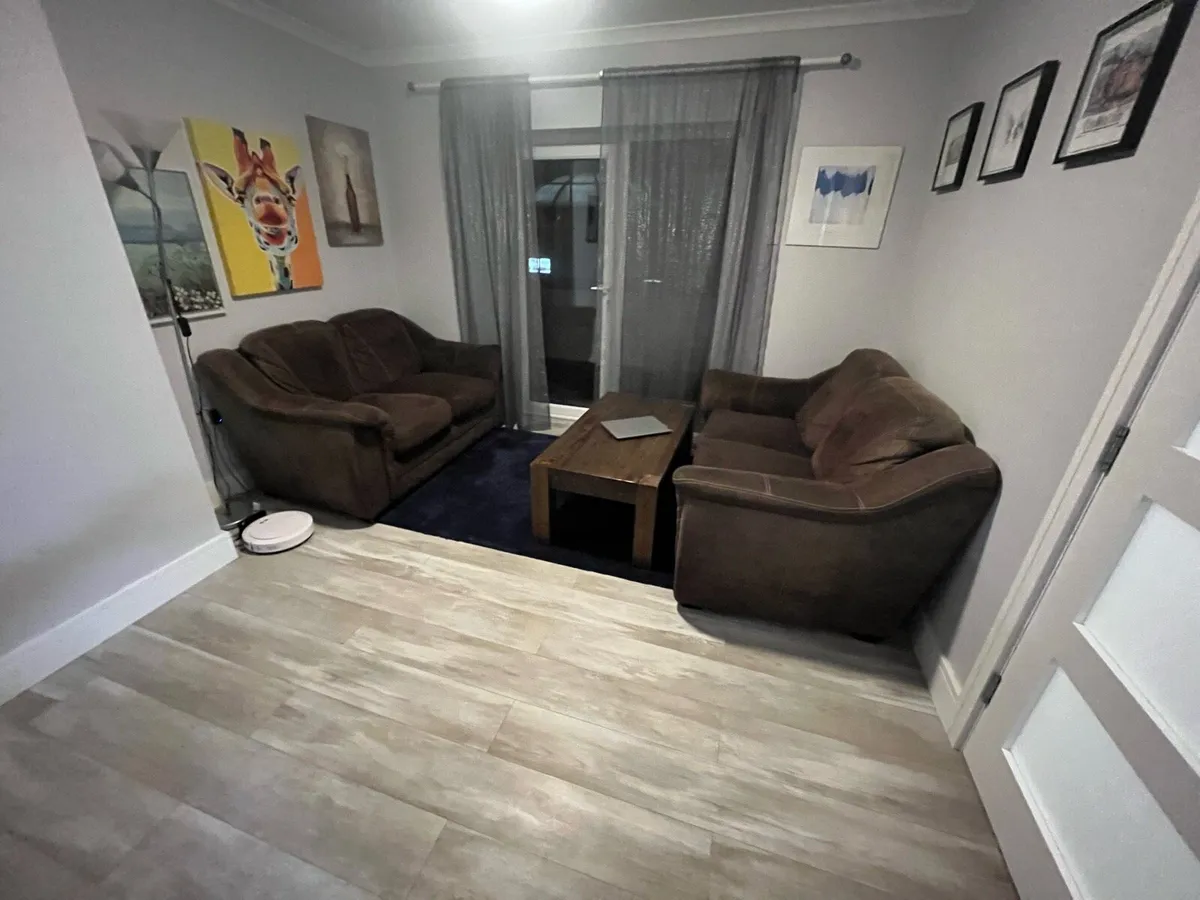 2x Sofas 2seat - Image 1