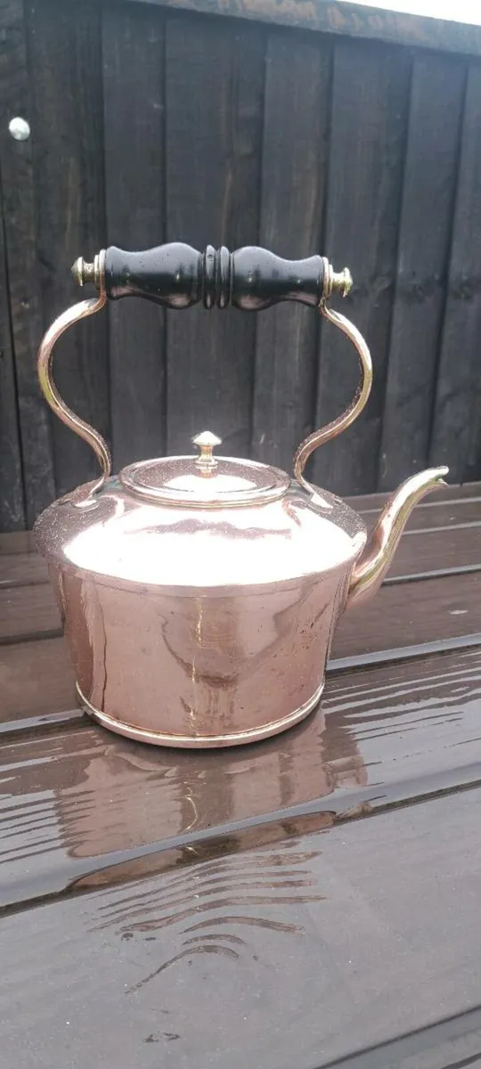 Old  copper kettle - Image 1