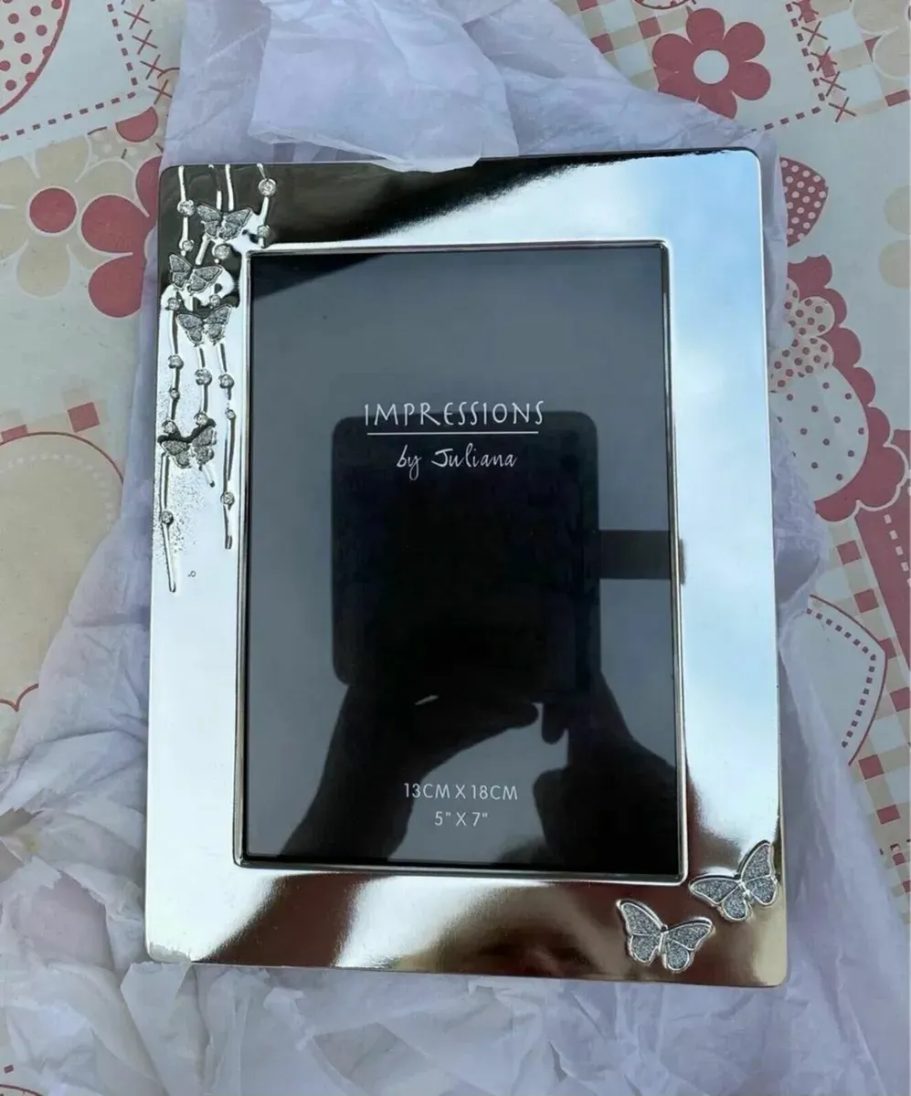 NEW IN Box Photo Frame 5 x 7 - Image 1