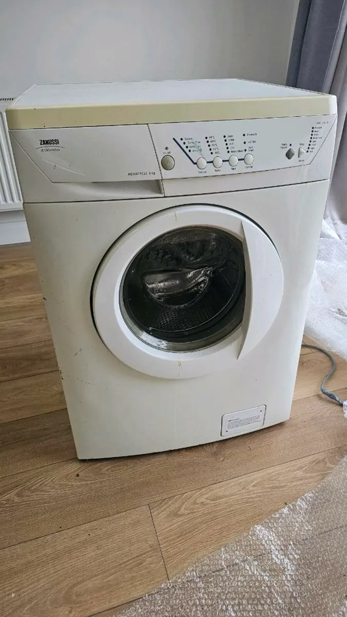 Washing machine - Image 1