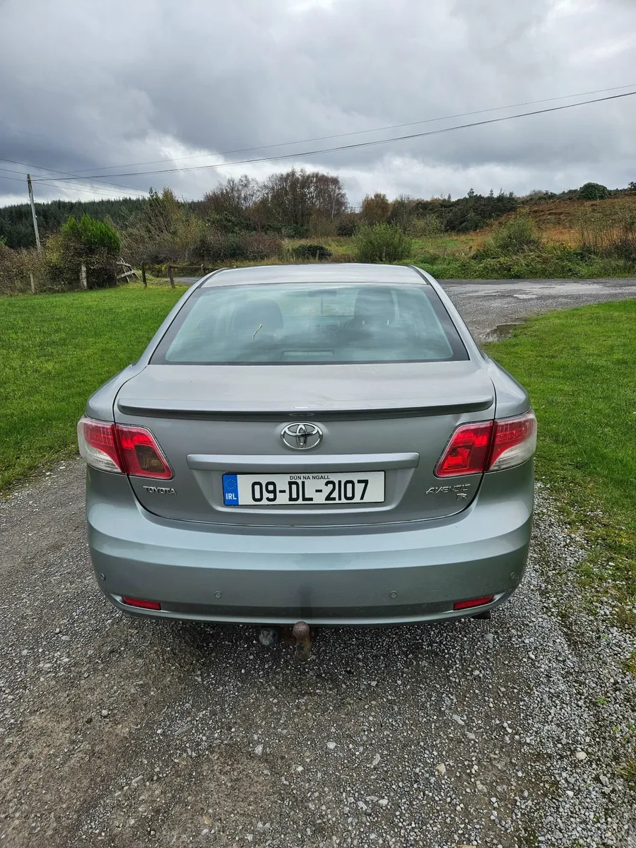 Toyota Avensis 2009 - Image 2