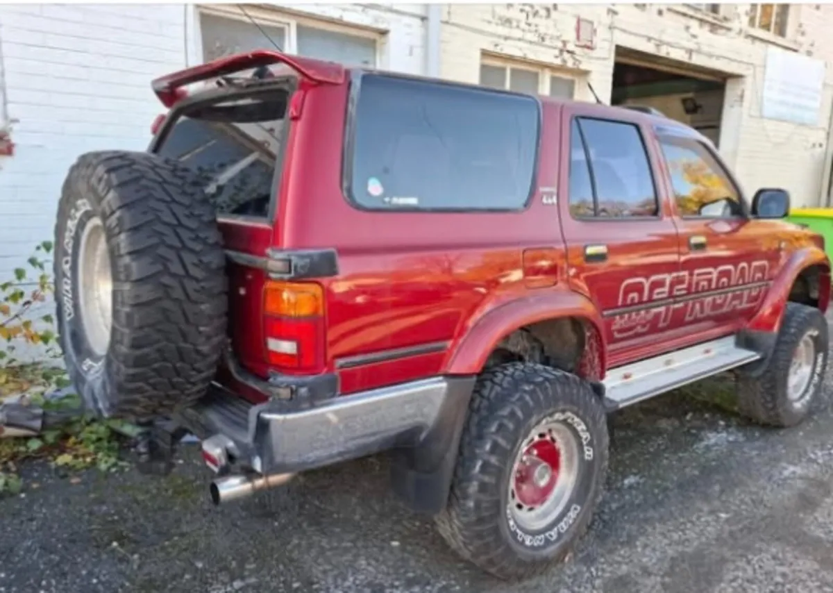 1992 toyota hilux surf - Image 3