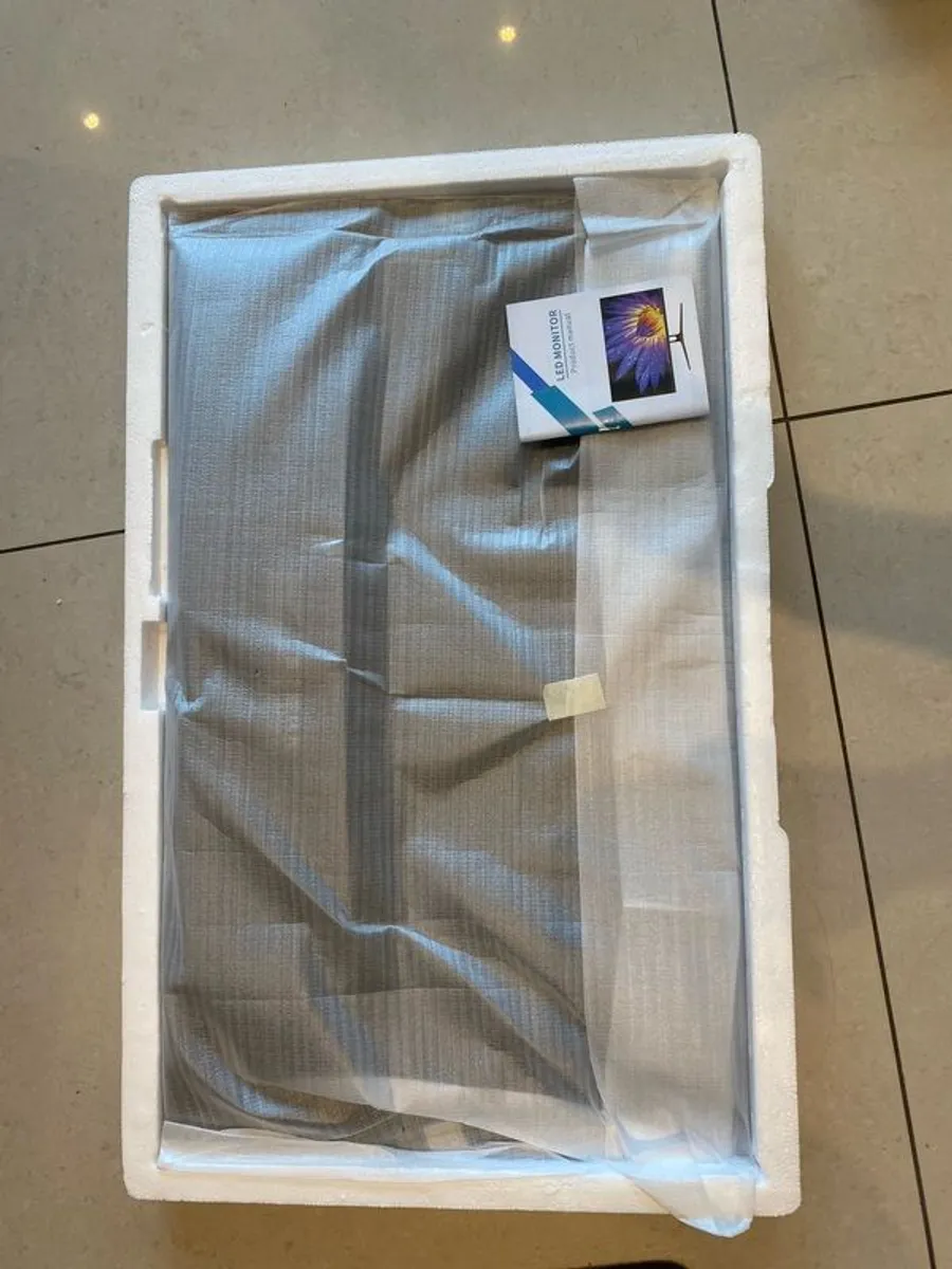 Preschen 24 inch LED monitor brand new (still in the box) - Image 3