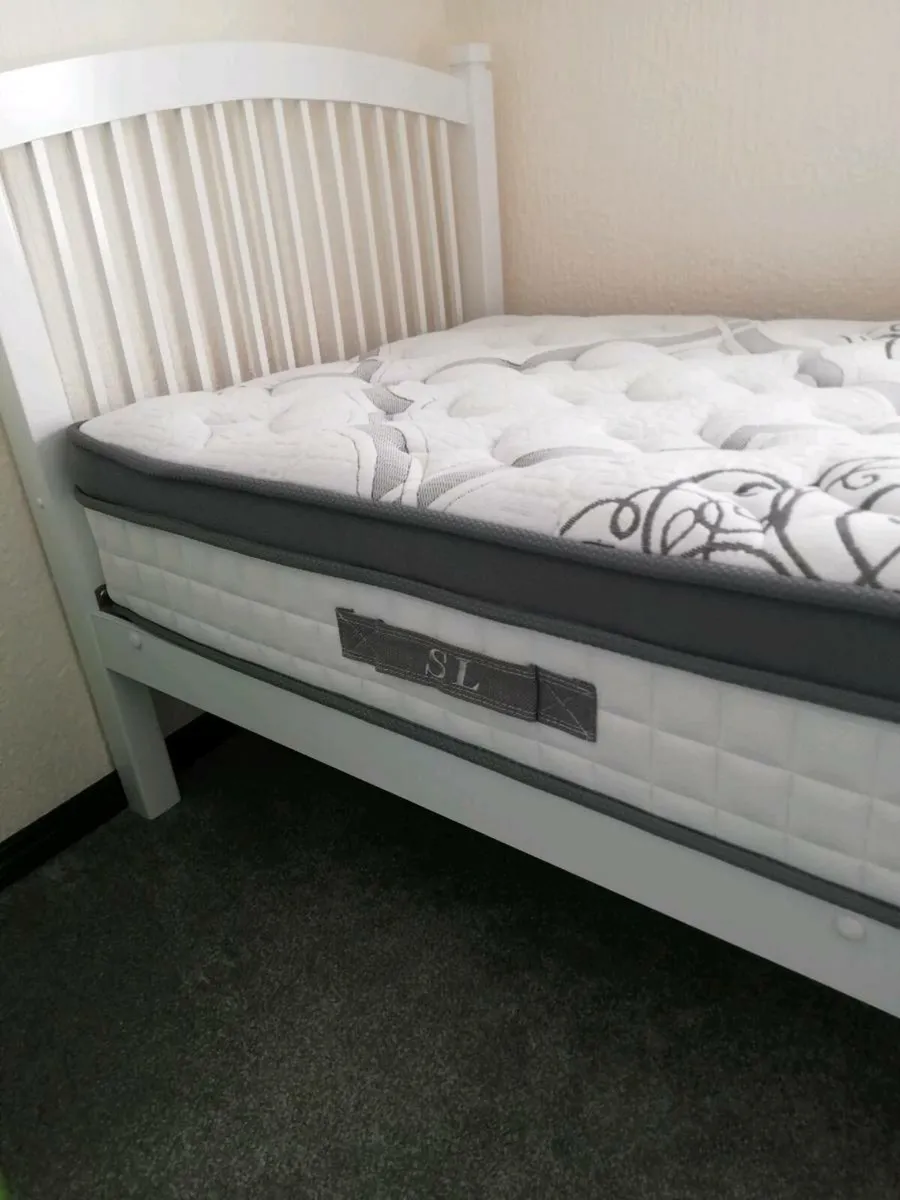 Single bed - Image 2