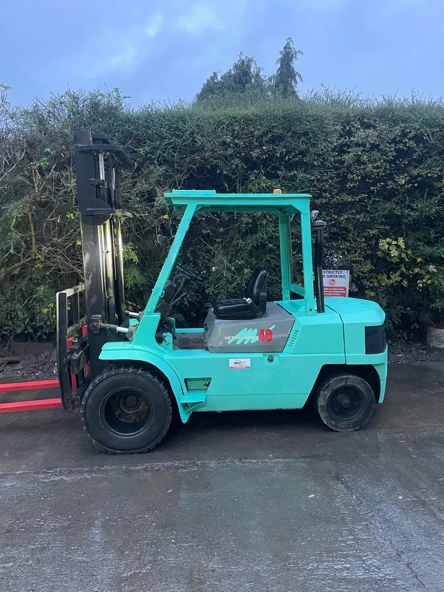 Mitsubishi FD40 diesel forklift - Image 2