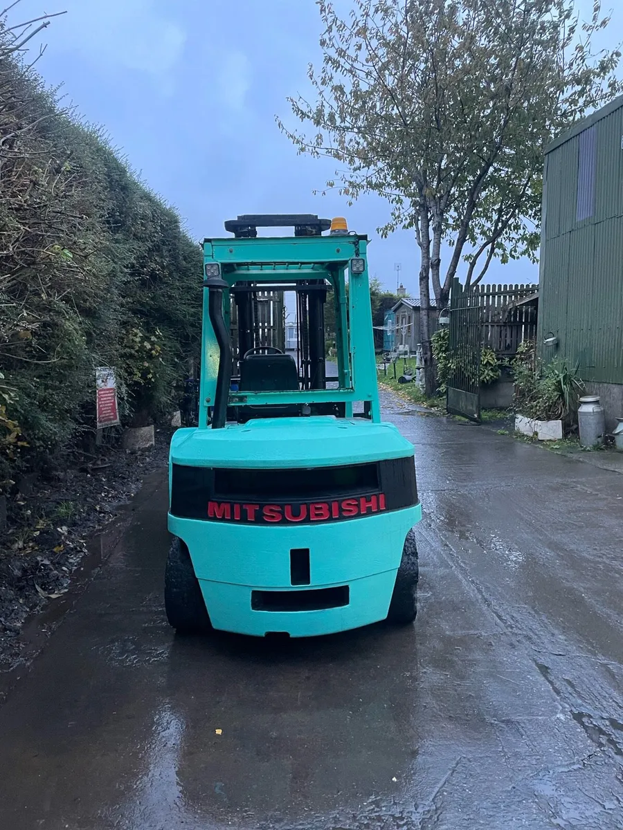 Mitsubishi FD40 diesel forklift - Image 4