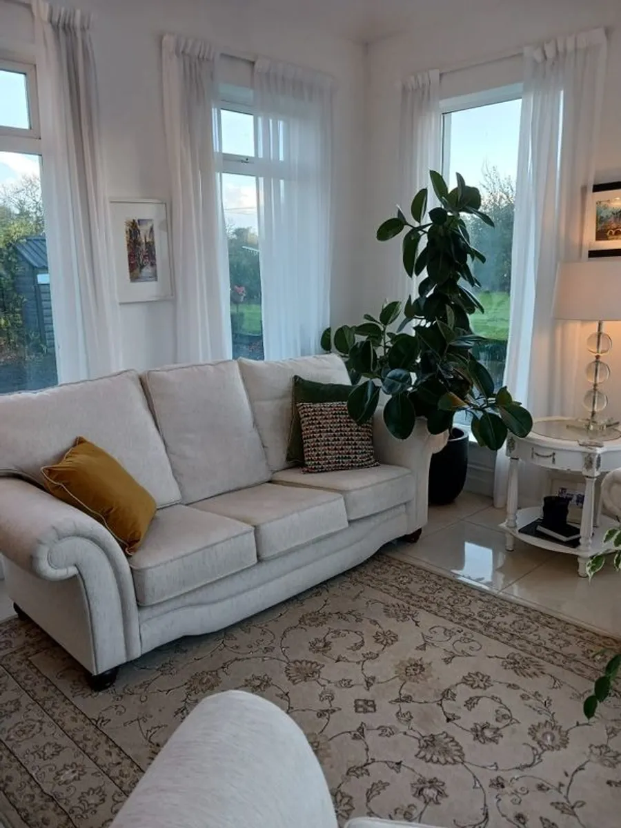 Cream Three seater sofa and Single Chair Perfect Condition - Image 1