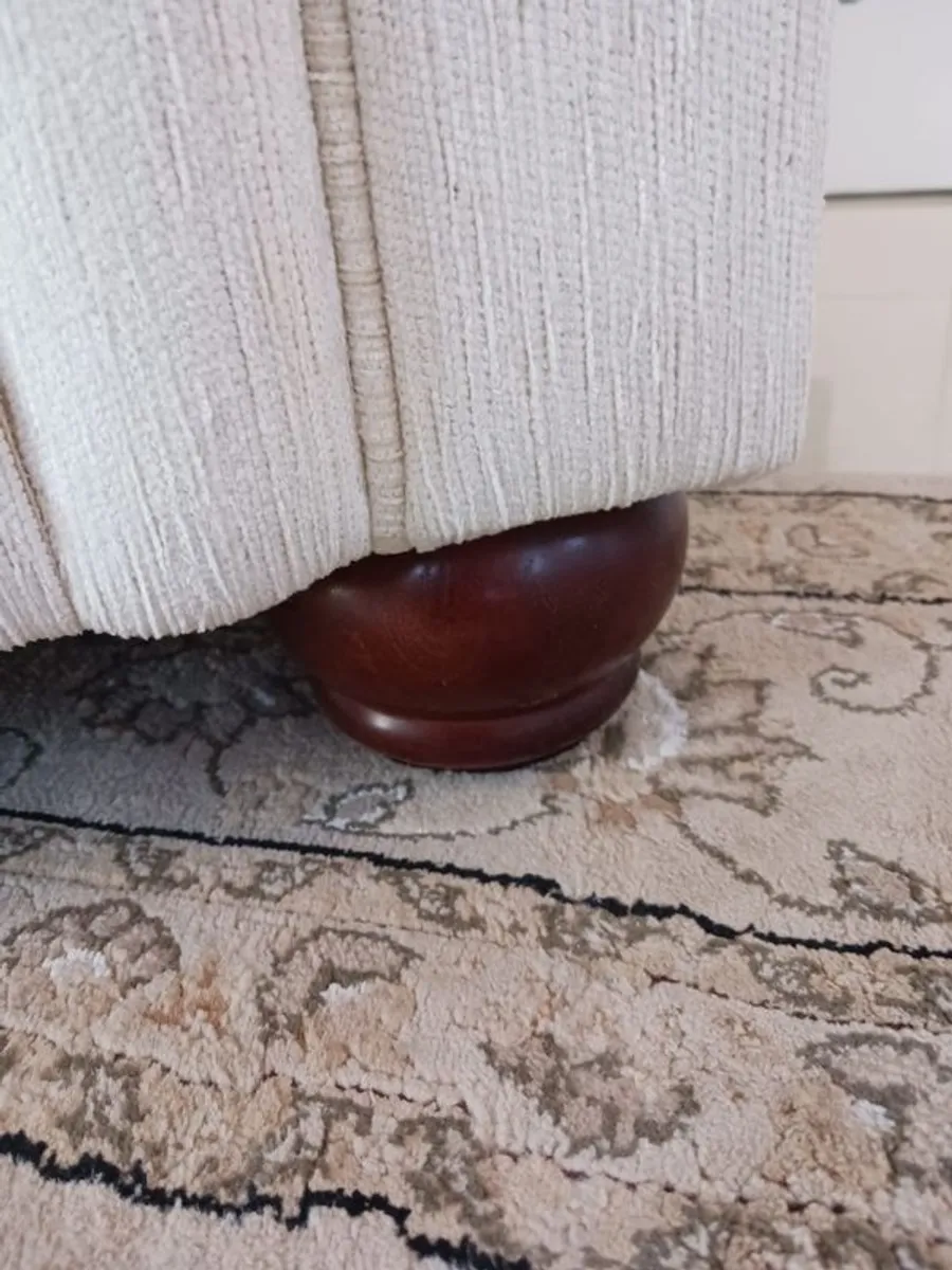 Cream Three seater sofa and Single Chair Perfect Condition - Image 4