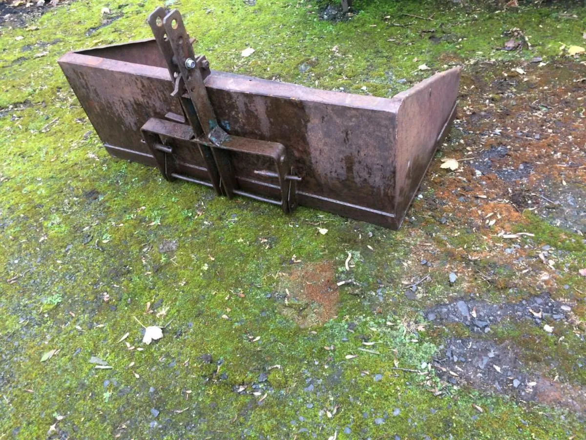 5FT Transport Box for Sale - Image 1