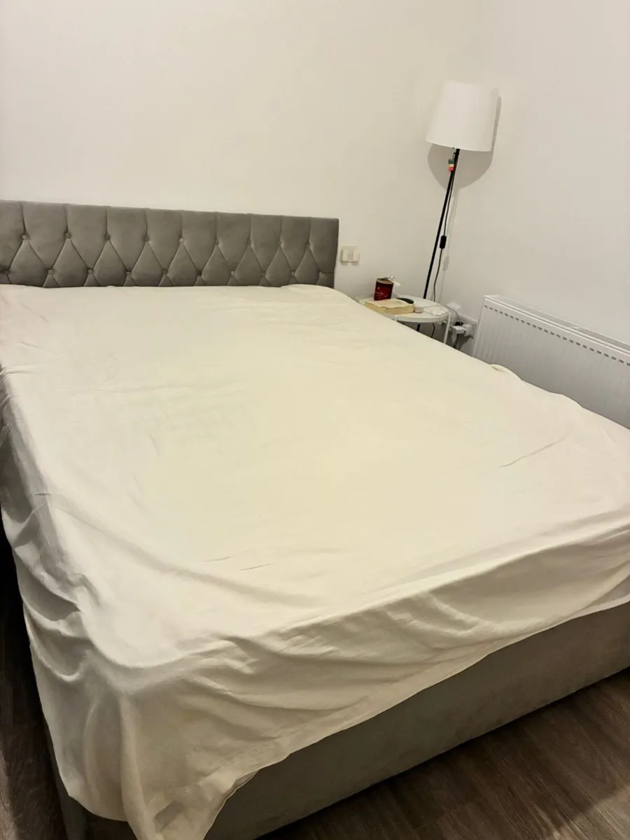 Double bed - Image 2