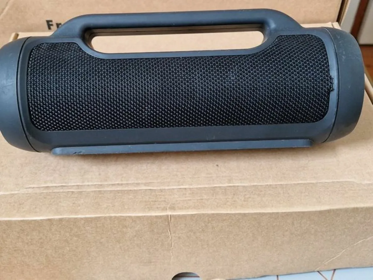 WALK EPS186 Bluetooth Speaker, Excellent Condition - Image 1