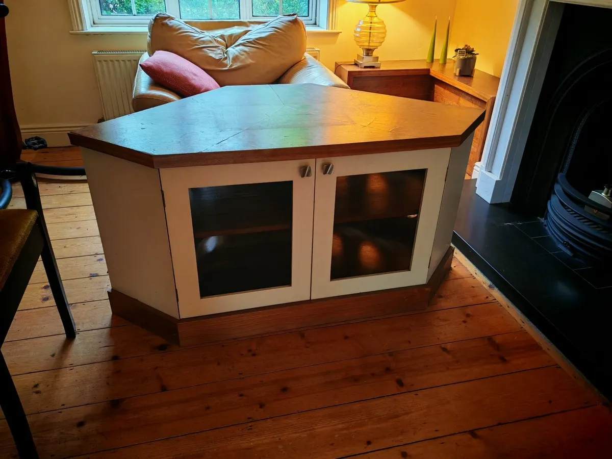 TV Cabinet - Image 1