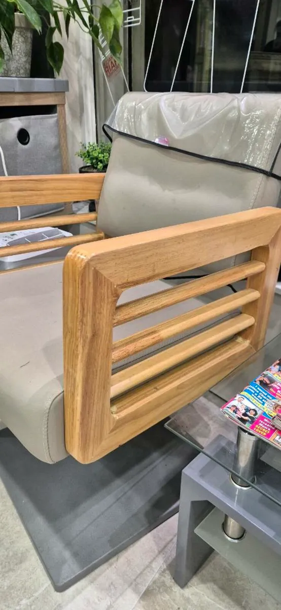 Hairdressing chair - Image 3