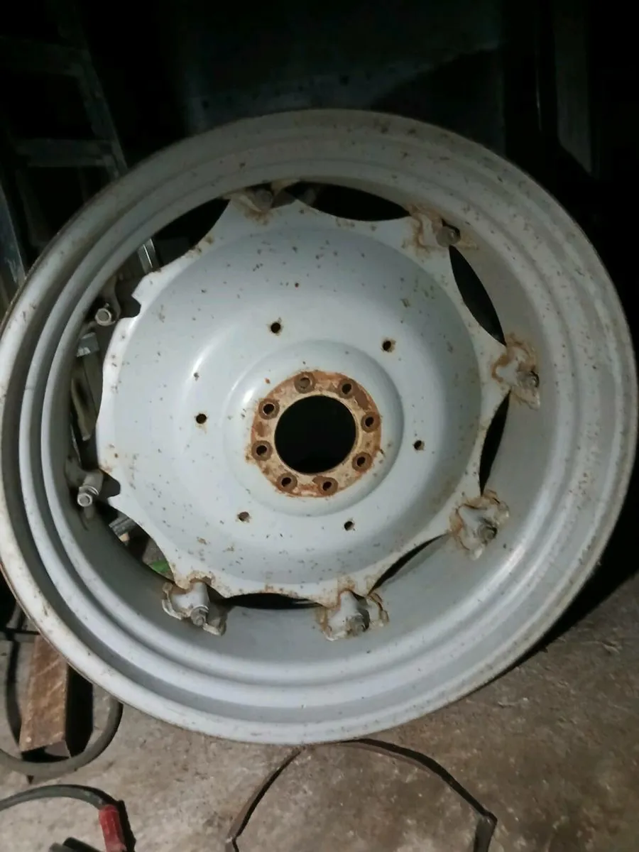 38 inch massey rims 150mm centre - Image 1