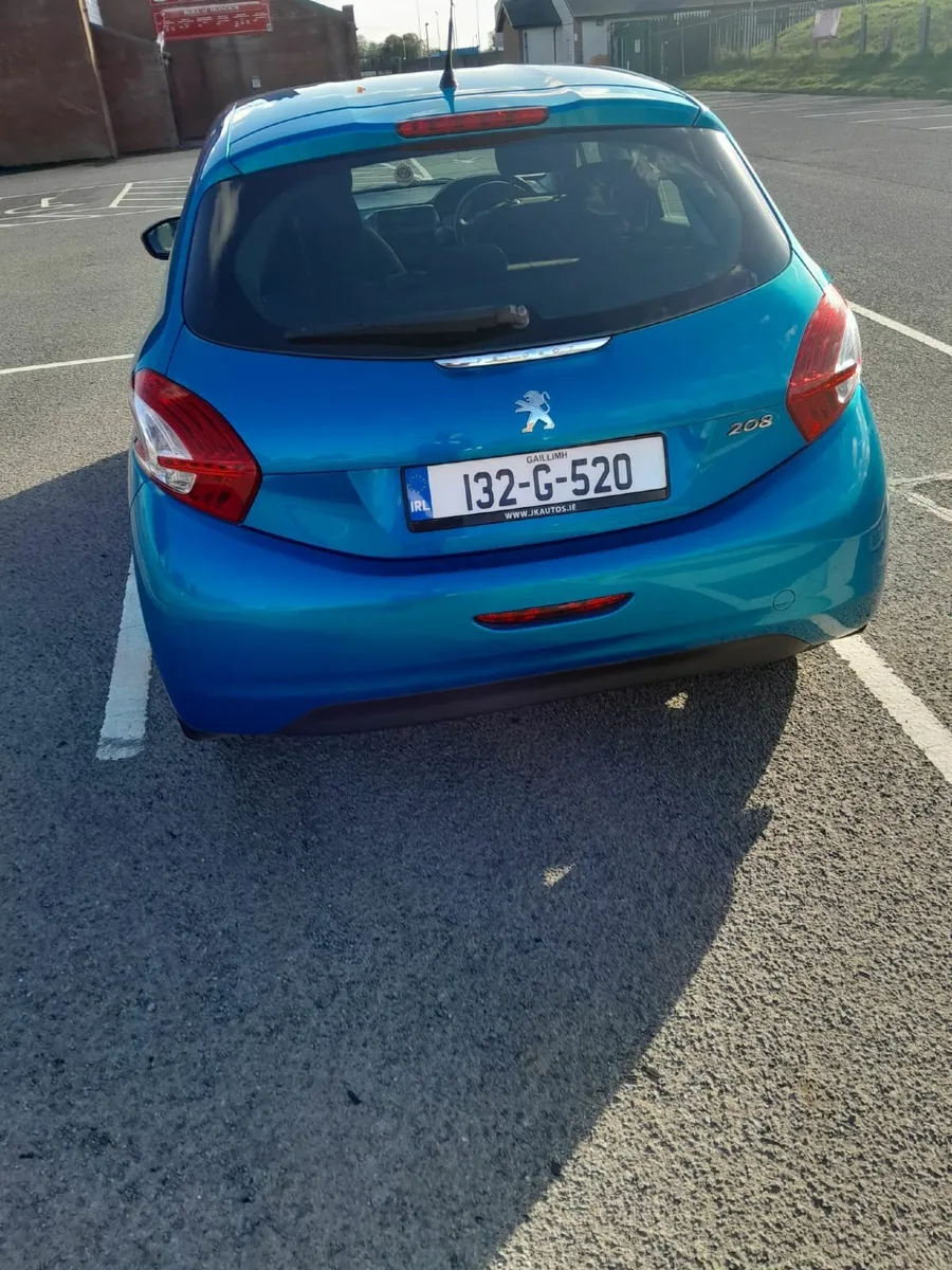 Peugeot 208  2013. 1.0 litre PETROL - Image 4
