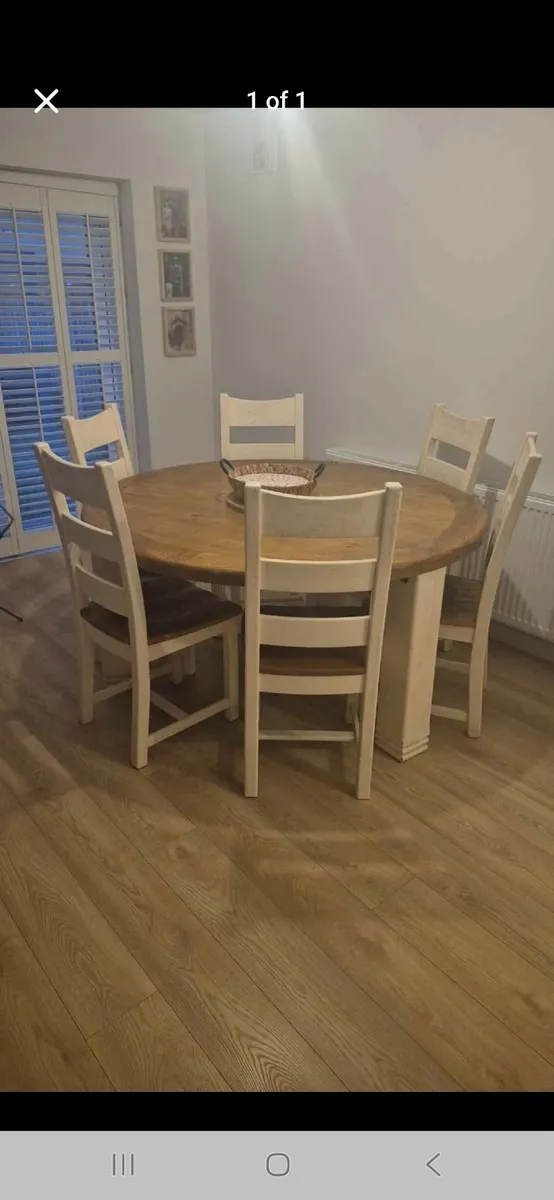 Round Dining Table and 6 Chairs + delivery