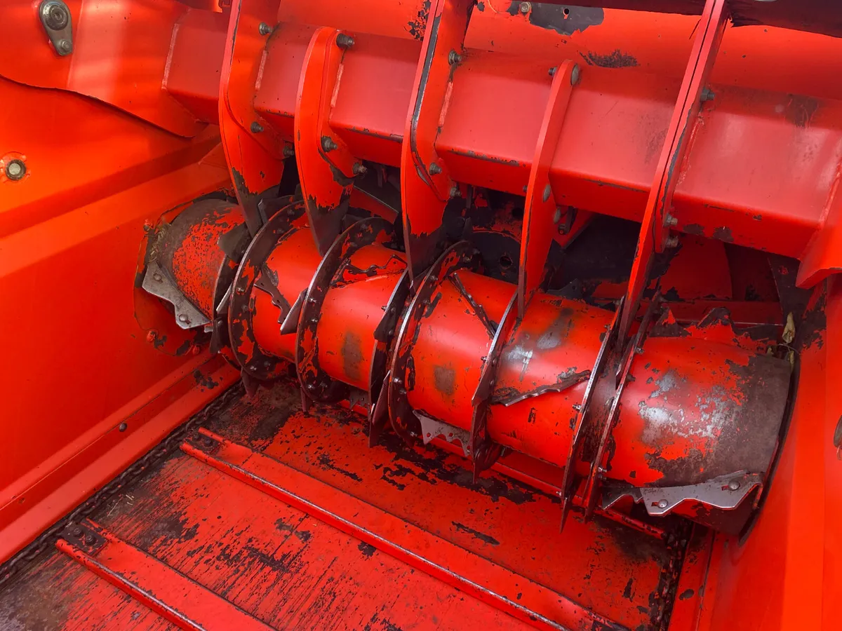 Kuhn Primor 3570M Straw Blower & Silage Feeder - Image 2