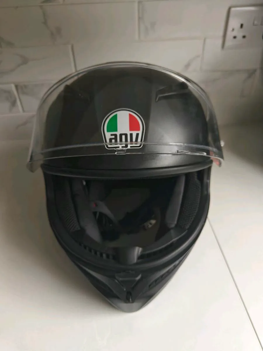 Agv k3 helmet - Image 1