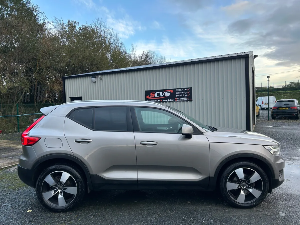 VOLVO XC40 D3 MOMENTUM AUTO VRT INC - Image 3