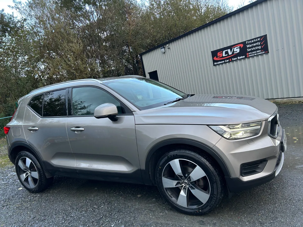 VOLVO XC40 D3 MOMENTUM AUTO VRT INC - Image 1