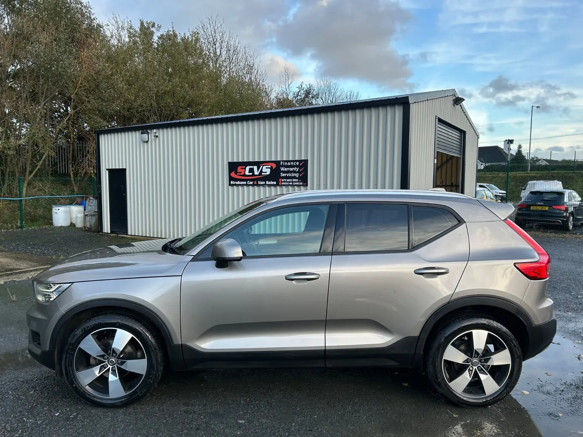 VOLVO XC40 D3 MOMENTUM AUTO VRT INC - Image 4