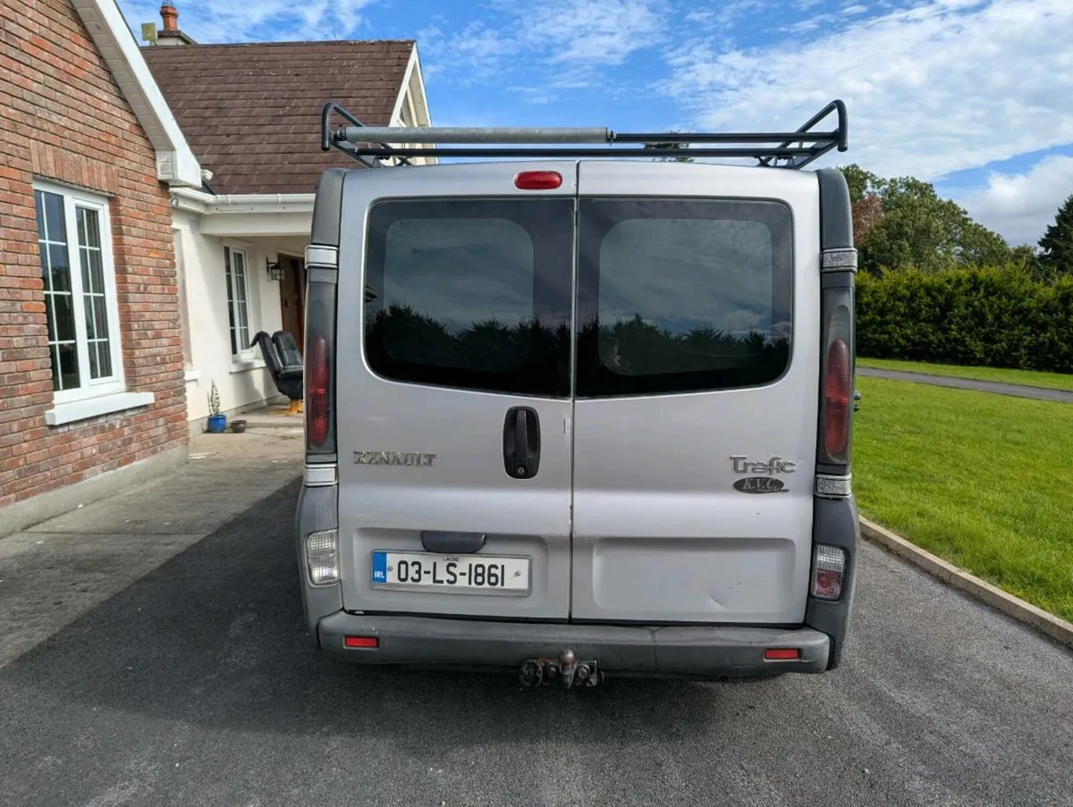 Renault Trafic Crew Cab - Image 4