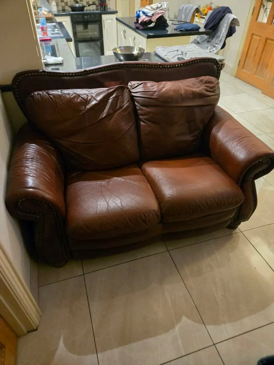 Large 3str and 2str Italian Leather Sofas - Image 4