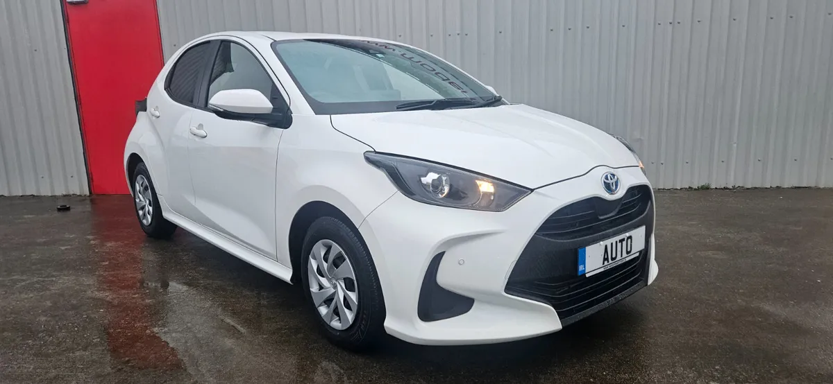 Toyota Yaris 1.5 hybrid/petrol 5dr new model - Image 2