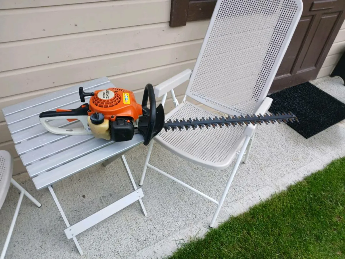 Stihl hs45 hedge strimmer in excellent condition - Image 3