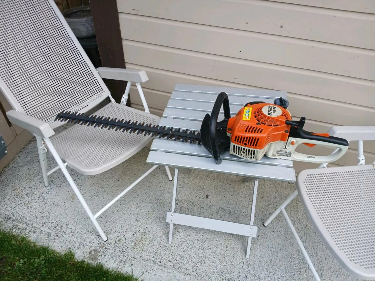 Stihl hs45 hedge strimmer in excellent condition - Image 4