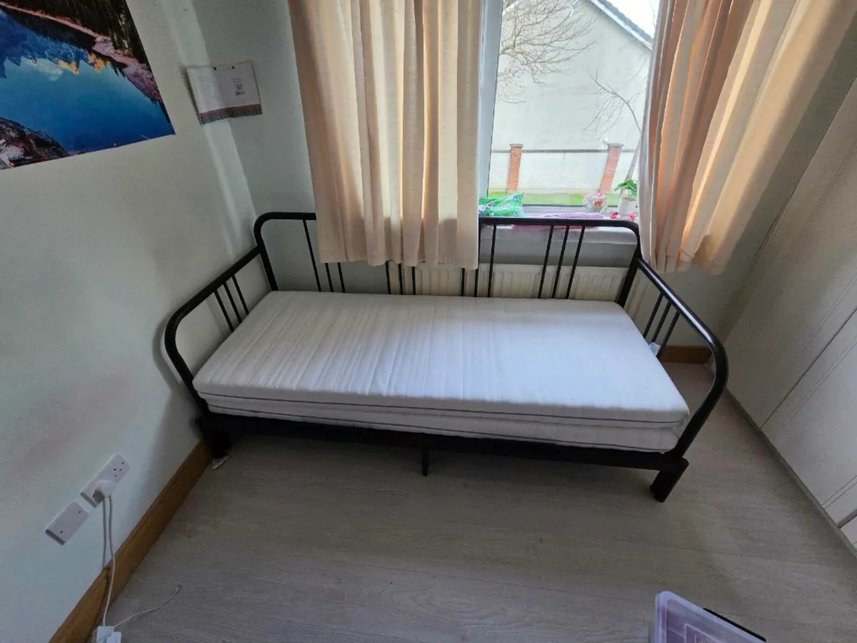Convertible single/double bed - Image 2